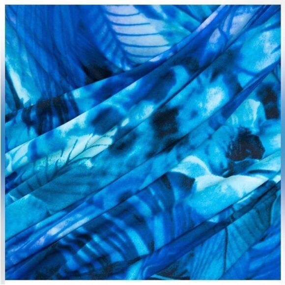 Miraclesuit NWT Sous Marine Revele One Piece
Swimsuit in Blue Multi Size 10 $190 - Picture 11 of 12